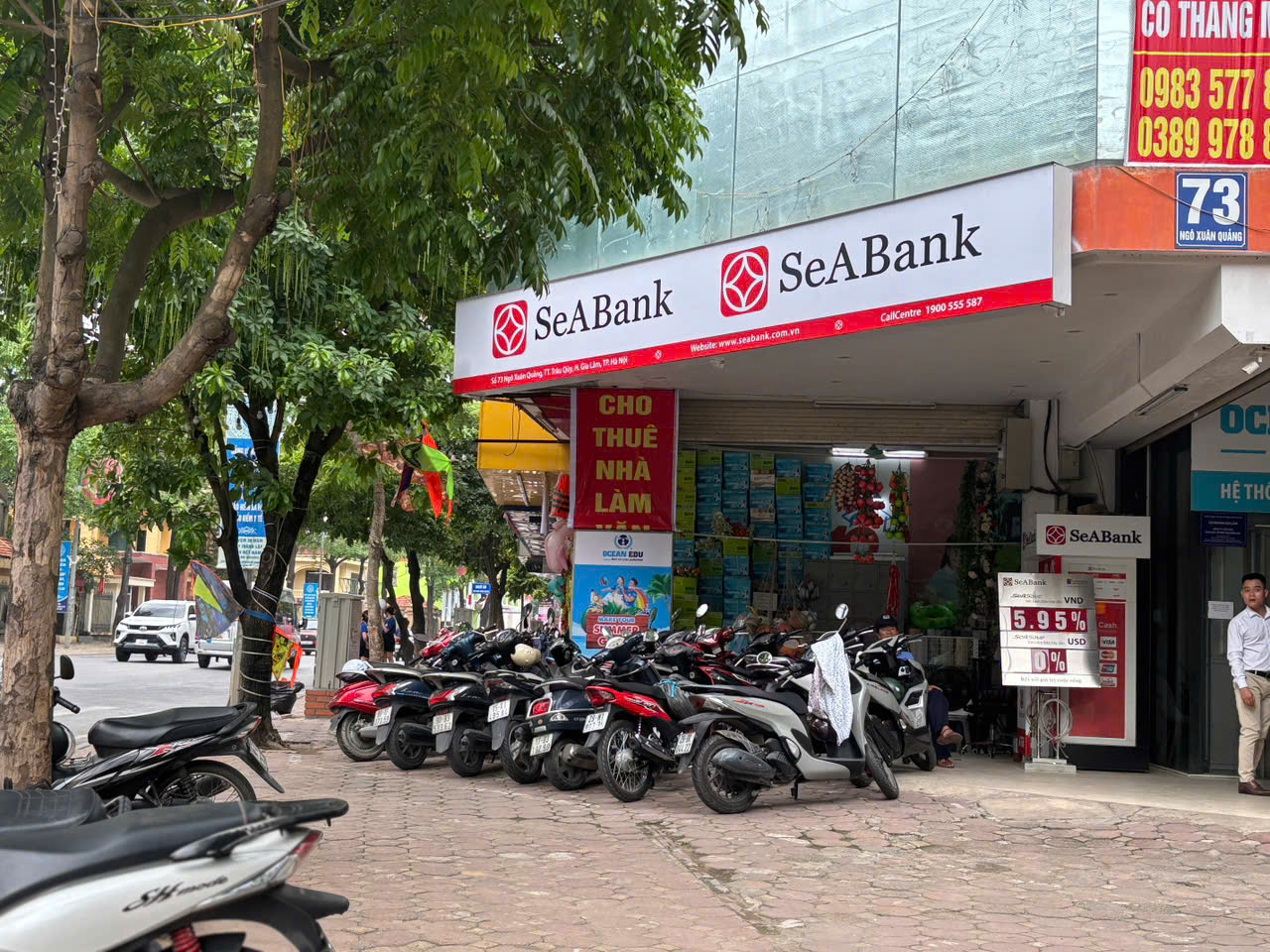 Ảnh bên ngoài (chụp rõ cổng/cửa & logo) - Seabank Trâu Quỳ tại Hà Nội